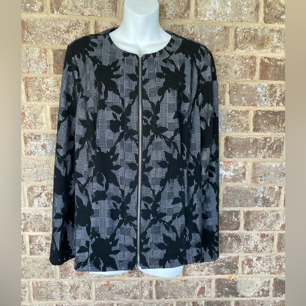 Chico's Women's Long Sleeve Full Zip Jacket Black Floral Plaid Size 2 (L) NWT